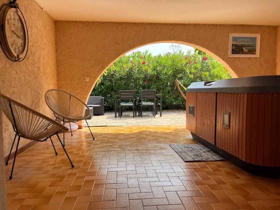 Bas De Villa 70M2 Independant Avec Espace Jacuzzi Prive Le Lavandou Exteriör bild