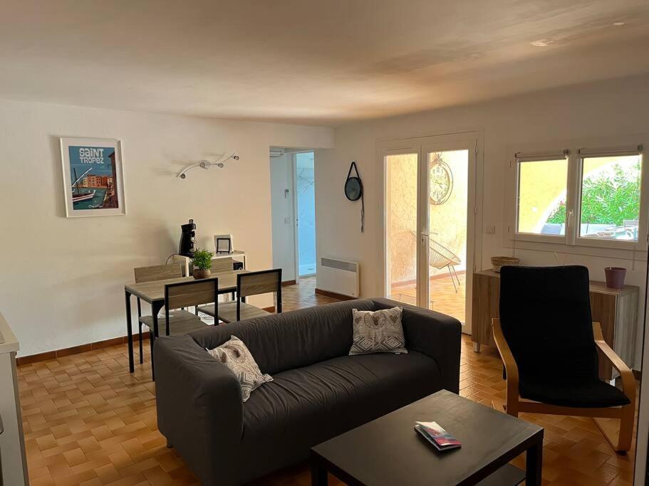Bas De Villa 70M2 Independant Avec Espace Jacuzzi Prive Le Lavandou Exteriör bild